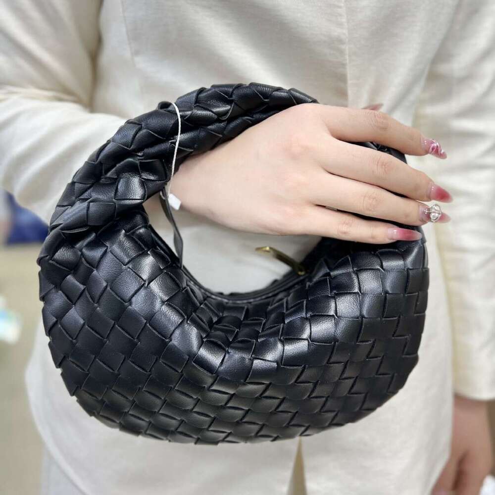 Amazon Hot-Selling Woven for Women 2025 New Cloud Horn Bag Handbag Gold Hardware Wholesale