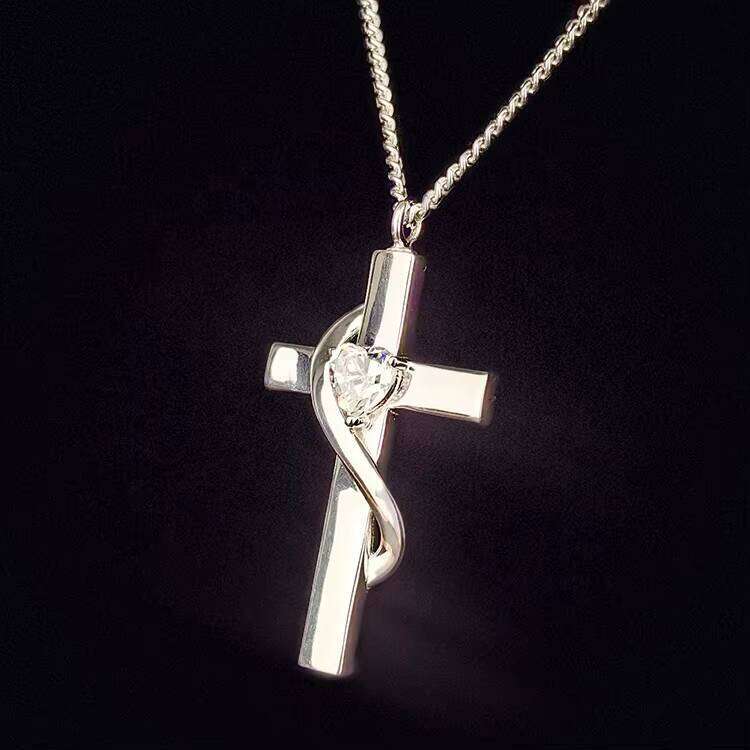 Rhodium Plated Heart Cut Sier Christian Jesus Chain Moissanite Cross Pendant Necklace