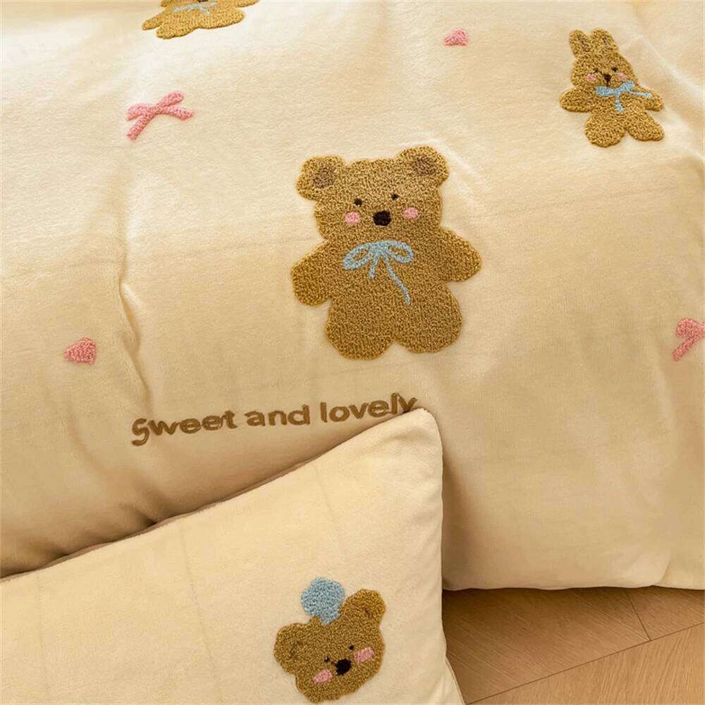 Cartoon Embroidery Bedding Set Milk Four-Piece Sets Soft Duvet Home Coral Velvet Quilt Cover Bed Sheet Pillowcase H260312