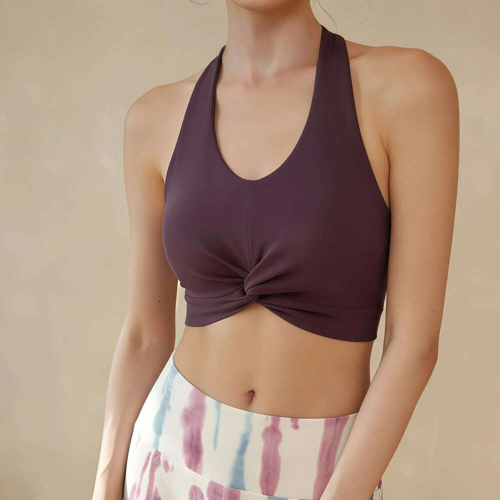 2026 Spring Wear Sports Designer Top with Front Twist Chest Pads Yoga Vest for Pilates and Outdoor Fitness