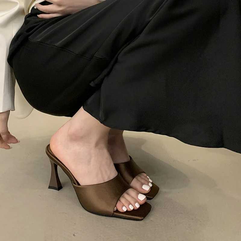 SUOJIALUN 2025 New Summer Women Slipper Fashion Square Toe Slip On Slides Thin High Heel Outdoor Dress Ladies Elegant Pump K260312