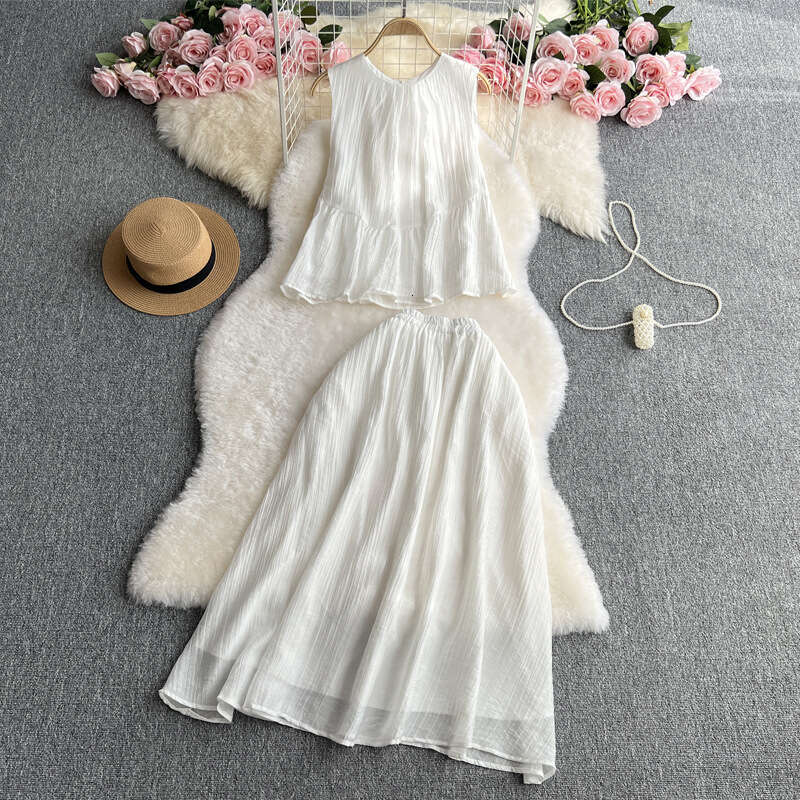 2026 Designer A15 Gentle Style Women's Two Piece French Sweet Loose Sleeveless Top High Waist Slimming Trumpet Skirt