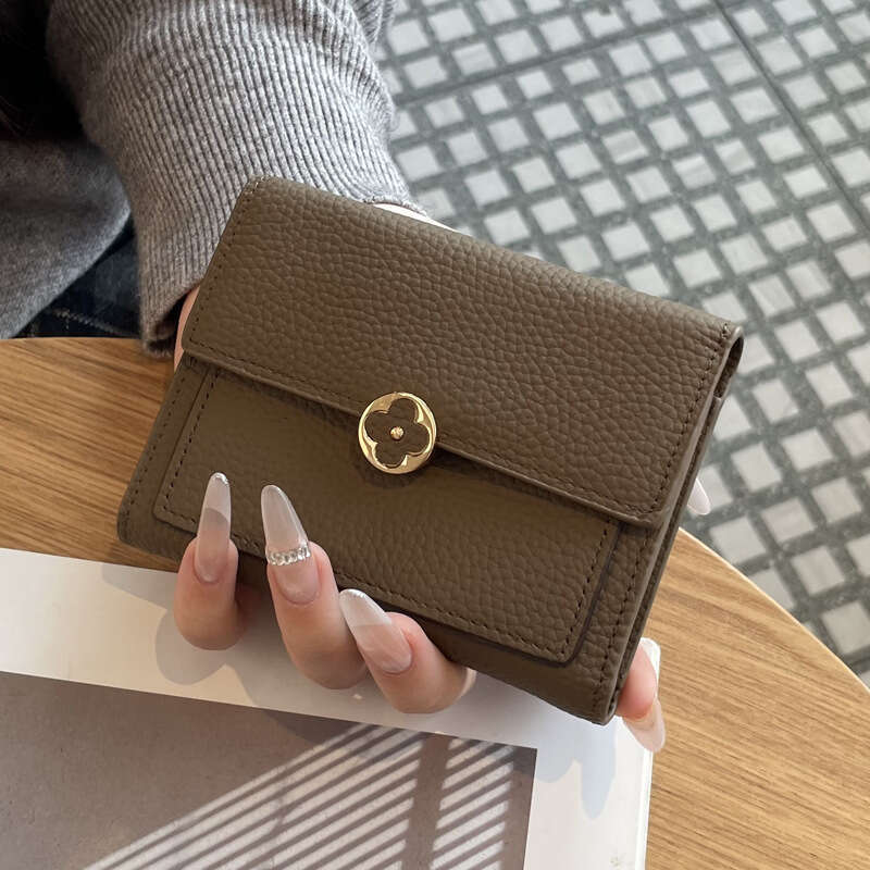 Luxury fashion wallet Genuine Leather Short For Women New Model Multi Card Slot Coin Purse With Plum Blossom Clasp Bank Card Wallet