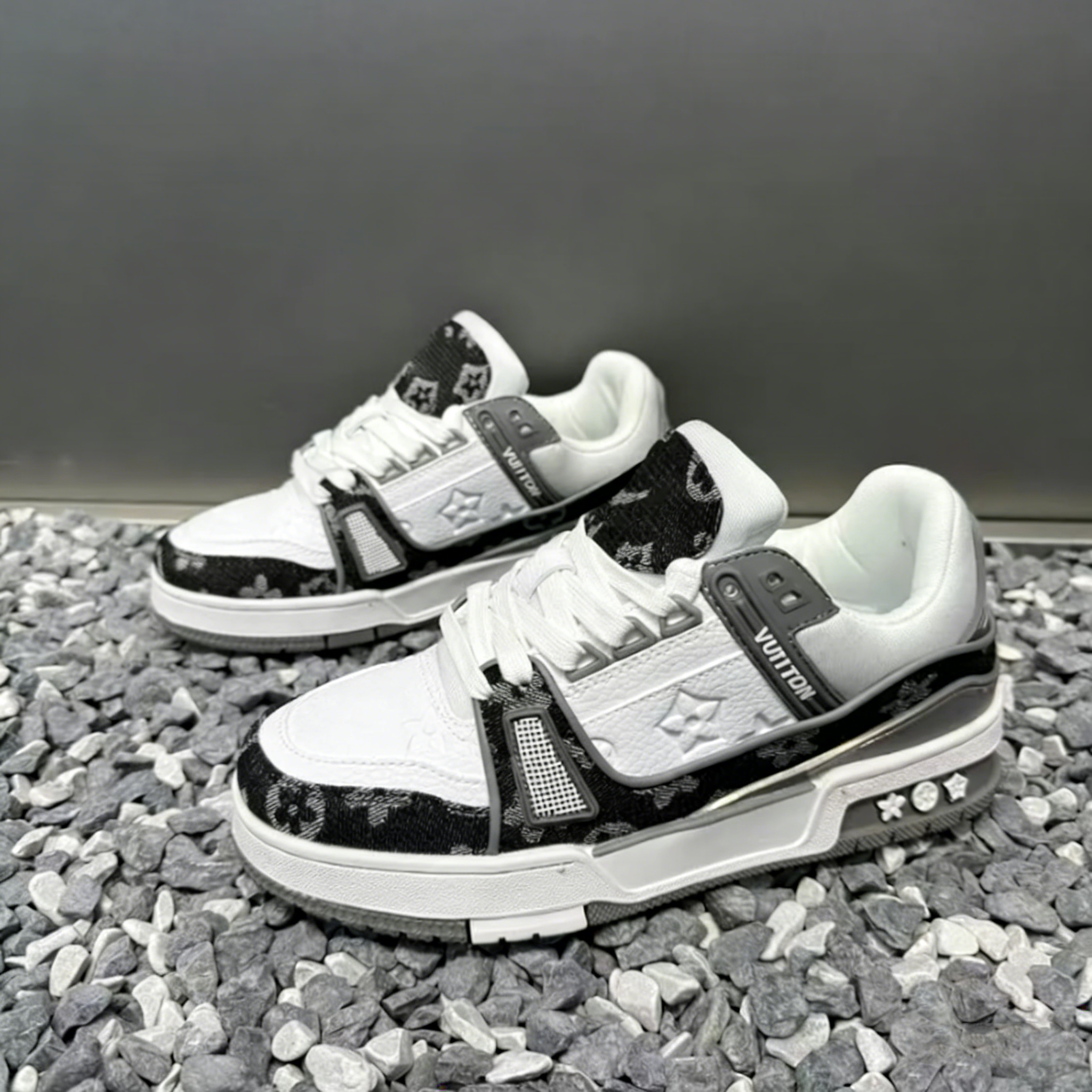 Free shipping designer shoes New soft soled casual shoes plus size sports shoes trendy breathable and non slip shoes Homey