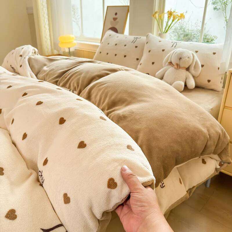2025 new high-end milk four-piece set, bed sheet quilt cover, autumn heat storage warm fleece bedding three-piece set H260312