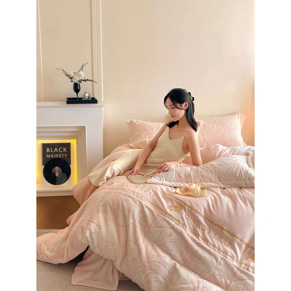 Light thickened milk four-piece set double-sided warm embroidery quilt cover bed sheet coral fleece bedding H260312