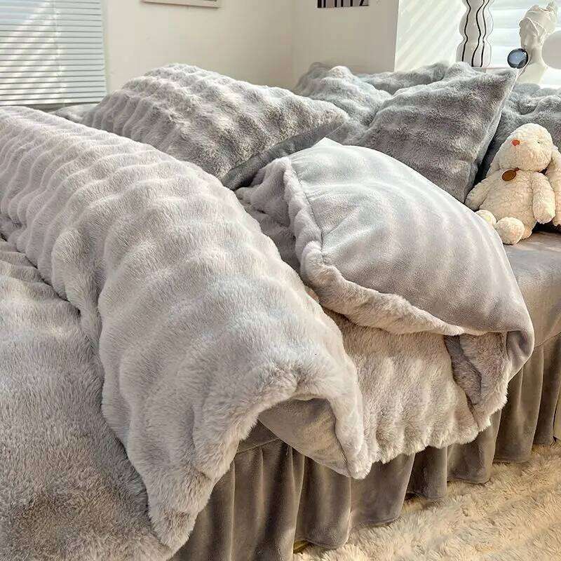 Thickened High-end Milk Four-piece Rabbit Bed Skirt Quilt Cover Winter Flannel Double-sided Fleece Bedding Set H260312