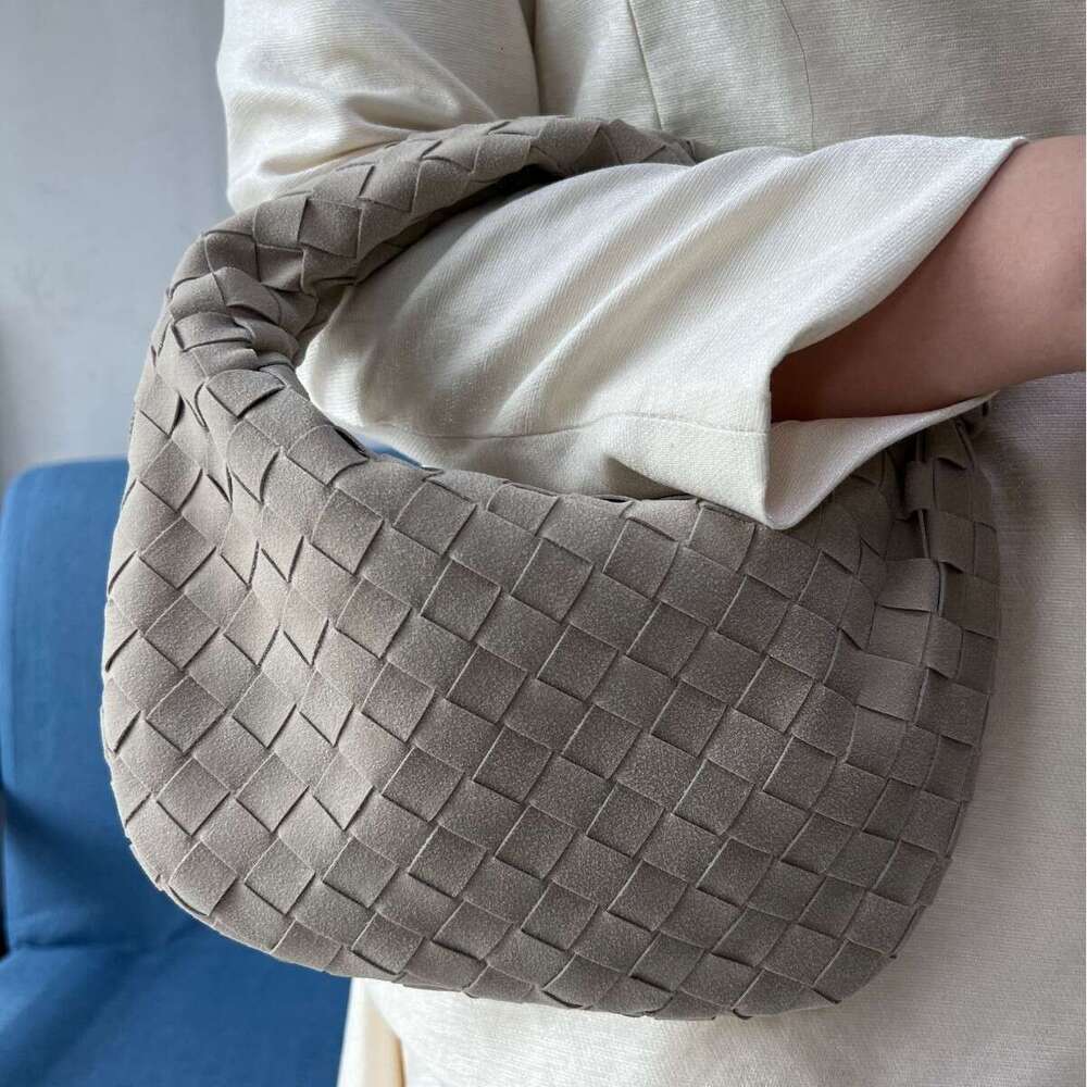 New frosted woven popular cross-border handbag, purely handmade cowhorn-knotted bag, in stock