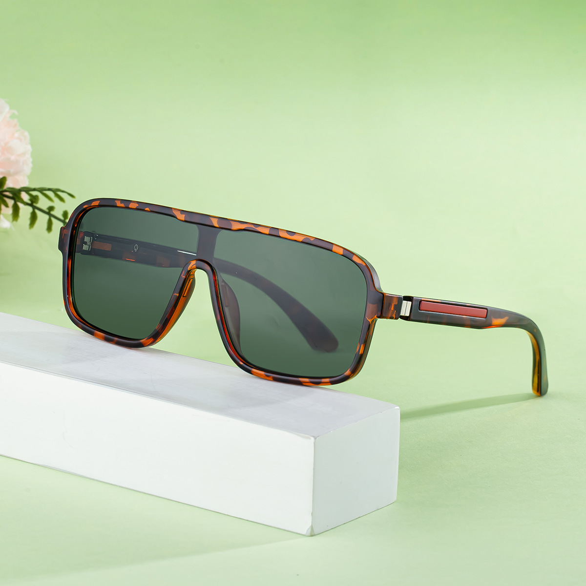 2026 New Fashion Square Frame Polarized Men, One-piece Lens, Personality Trendy Outdoor Sun Protection Sunglasses for Men