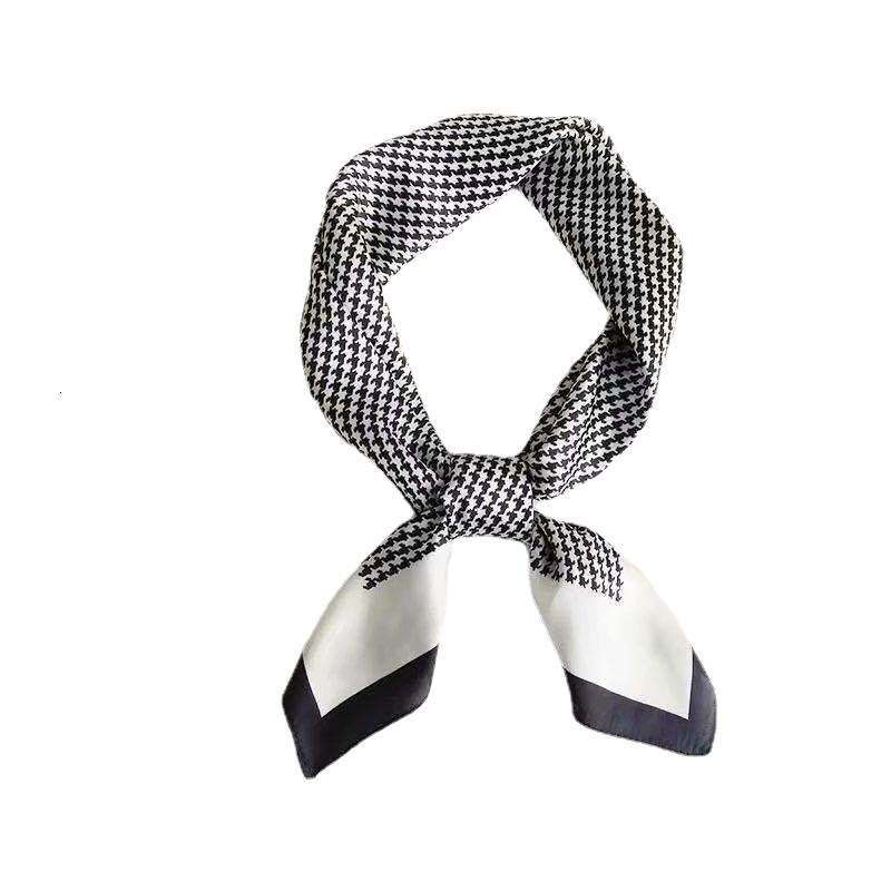 Fashion Square Scarf Daily Essentials for Women Versatile Double-Sided Printed Shawl Soft Cotton Feel with Refined Texture Perfect Festive Accessory f