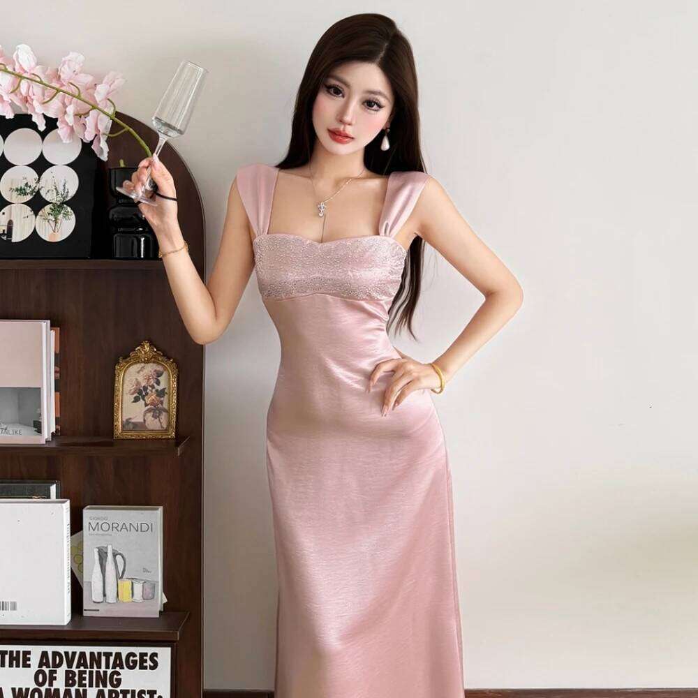 SylCue Rhinestone Decoration Dress Woman U Collar Backless Sleeveless High Waist Robe Valentine's Day Elegant Style Long Bodycon C260312
