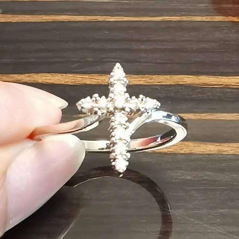 Huitan Trendy Cross Finger Ring for Women Inlay Dazzling Cubic Zirconia Modern Female Accessories Daily Wear Fashionable Jewelry H260312