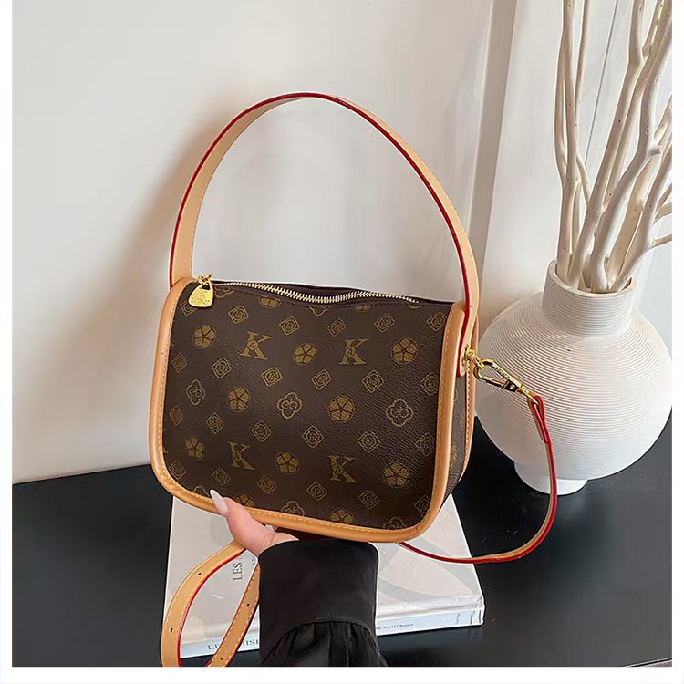 Chic Designer Accessory: Elegant Casual Tote Pouch