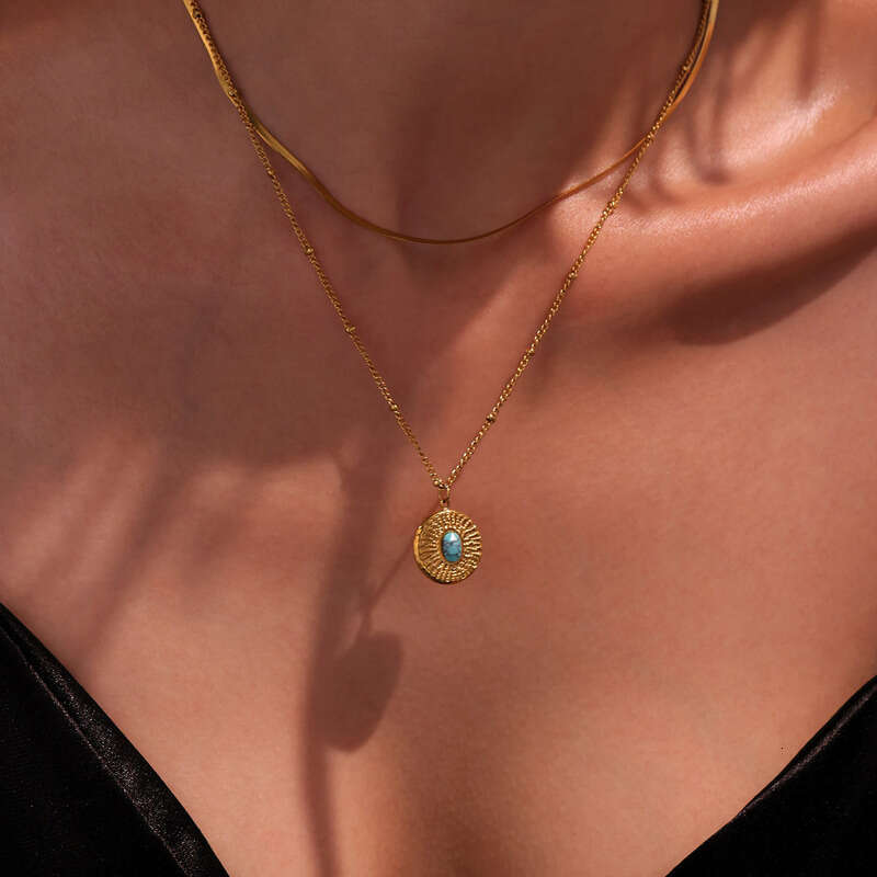 Women's Vintage Necklace: Square-shaped Ethnic Style Turquoise Pendant Necklace 18k Gold Geometric Karst Texture Round Collarbone Chain, Daily Je