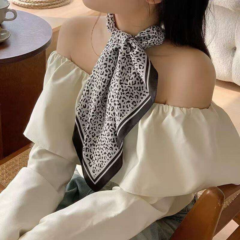Fashion Square Scarf Daily Essentials for Women Versatile Double-Sided Printed Shawl Soft Cotton Feel with Refined Texture Perfect Festive Accessory f