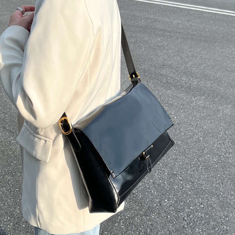 Luxury Shoulder Bags Totes Hobo Large Capacity Tote For Women Shiny Oil Wax Cowhide Genuine Leather Korean Niche Commuter Messenger Bag Shoulder And U