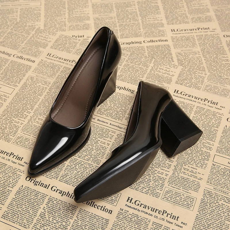 2026 Spring Women Commuter Pumps Shoes Fashion Pointed Toe Slip On Shoes Elegant Thick Heel Work Leather Shoes 260227