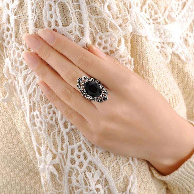 Huitan Big Oval Black Acrylic Hollow Design Punk Accessories for Women Hyperbole Rings Hip Hop Daily Wear Party Jewelry H260312