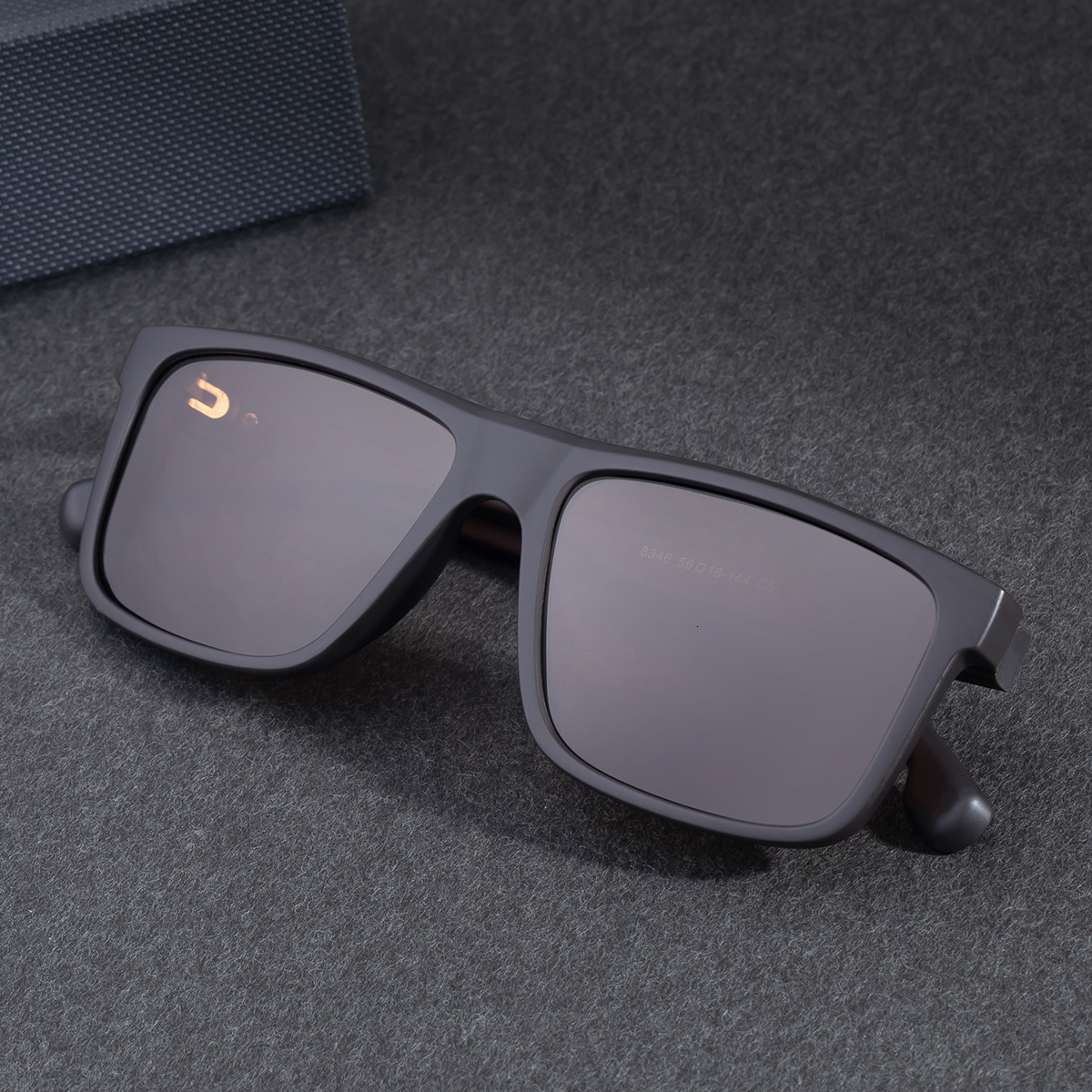 2026 New Fashion Square Frame Polarized Men with PC Legs, Versatile and Simple Outdoor Sun Protection Sunglasses for Men,