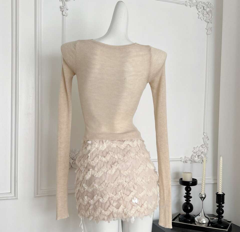 Pure desire, sexy and fashionable women's long sleeved V-neck a24 knitted top+heavy sequin slim fit skirt
