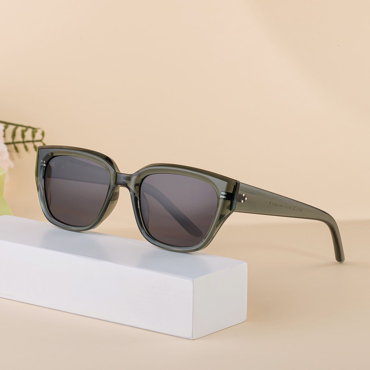 2026 New Fashion Cat-Eye Polarized Sunglasses for Men, Personalized Outdoor Sun Protection Glasses, Men's Wholesale