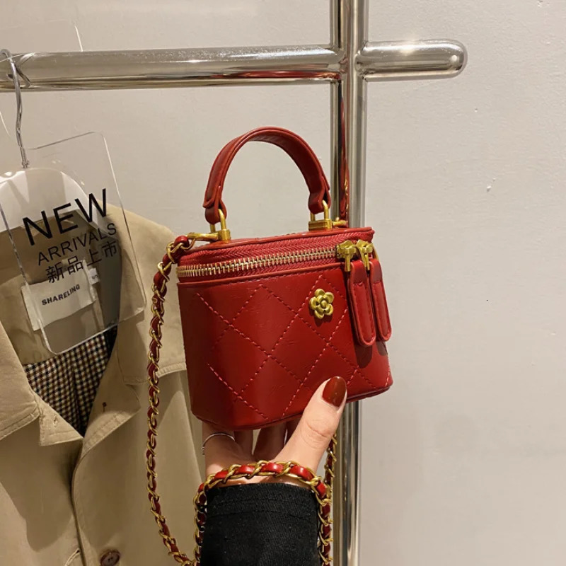 Small Shoulder Bucket Bag For Women Classic Mini Clutches Female Square Crossbody Metal Chain Handbag 260227
