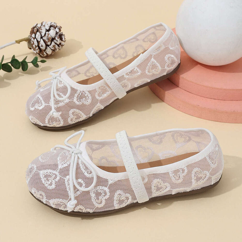 Summer elastic straps for girls, flat embroidered heart-patterned mesh shoes, fashionable, elegant, cute, with bowknot, children's shoes 8158