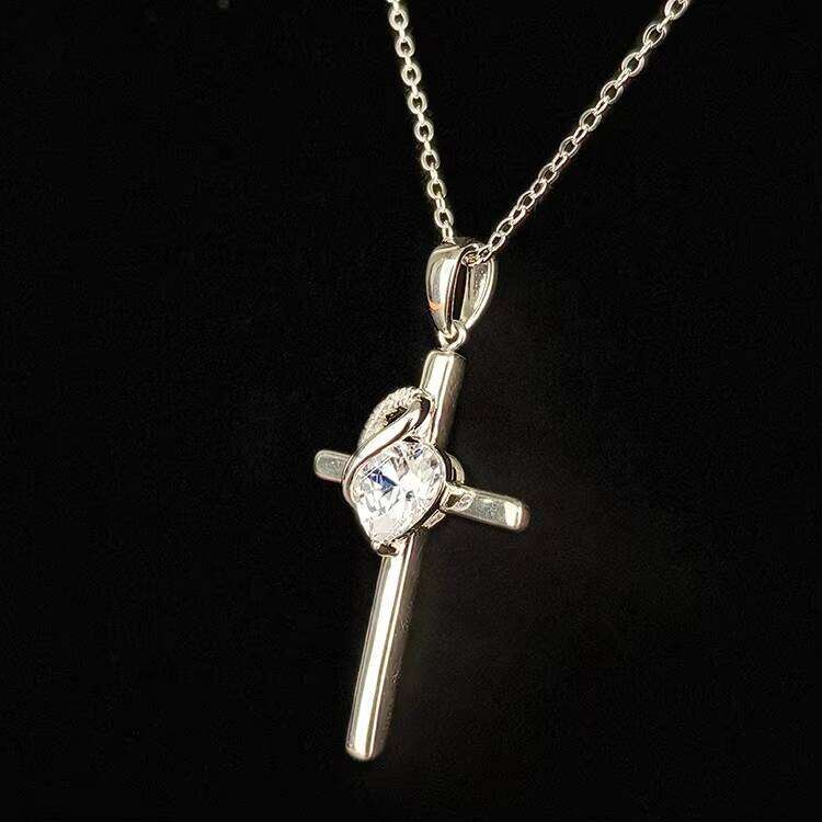 New Pure Sier Jesus Chain Rhodium Plated Heart Cross Pendant Necklace VVS Moissanite Christian