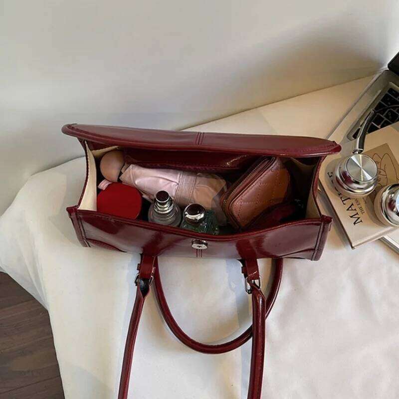 High Quality Burgundy PU Leather Underarm Elegant Women's Magnetic Buckle Shoulder Bag Commuter Versatile Ladies Tote Bags