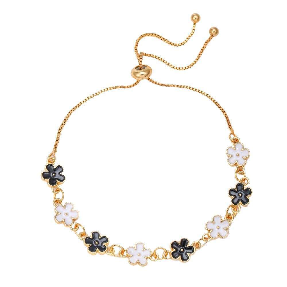 Women Jewelry Bracelets Charm Bracelets New Arrival Oil-Drip Four-Leaf Clover Minimalist Daily Wear High-Quality Versatile Bracelet