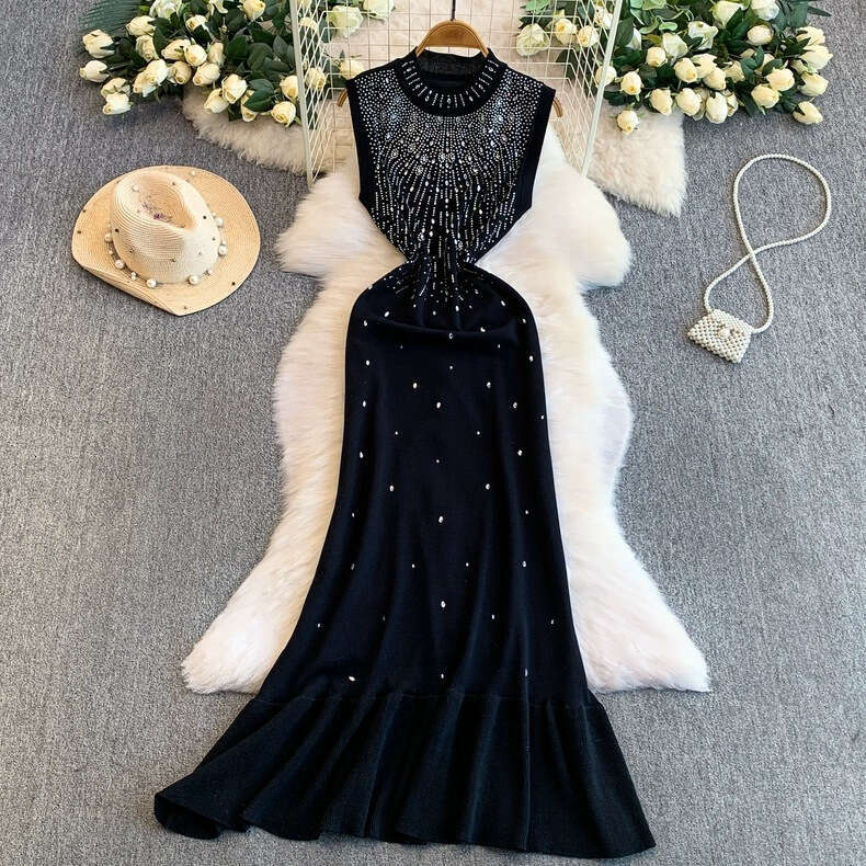 2026 summer French style rhinestone round a18 neck new knitted women's waist cinched fishtail skirt design unique long skirt