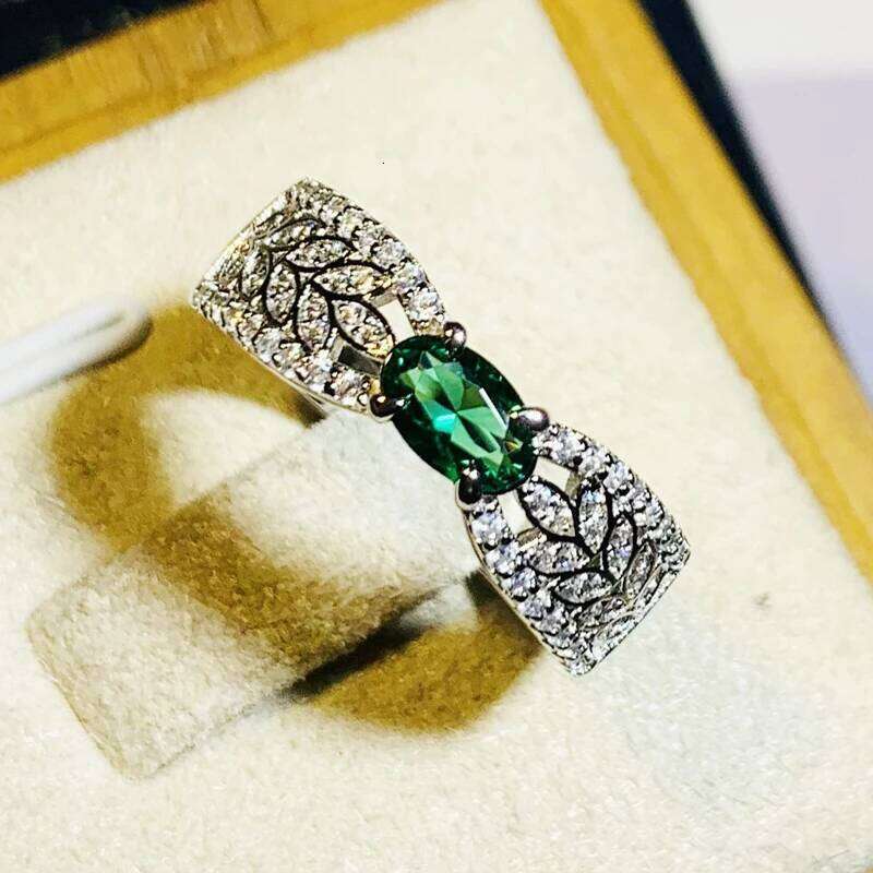 Huitan Fancy Leaf Band Oval Green Cubic Zirconia Wedding Rings for Women 2023 New Exquisite Finger Accessories Fashion Jewelry H260312