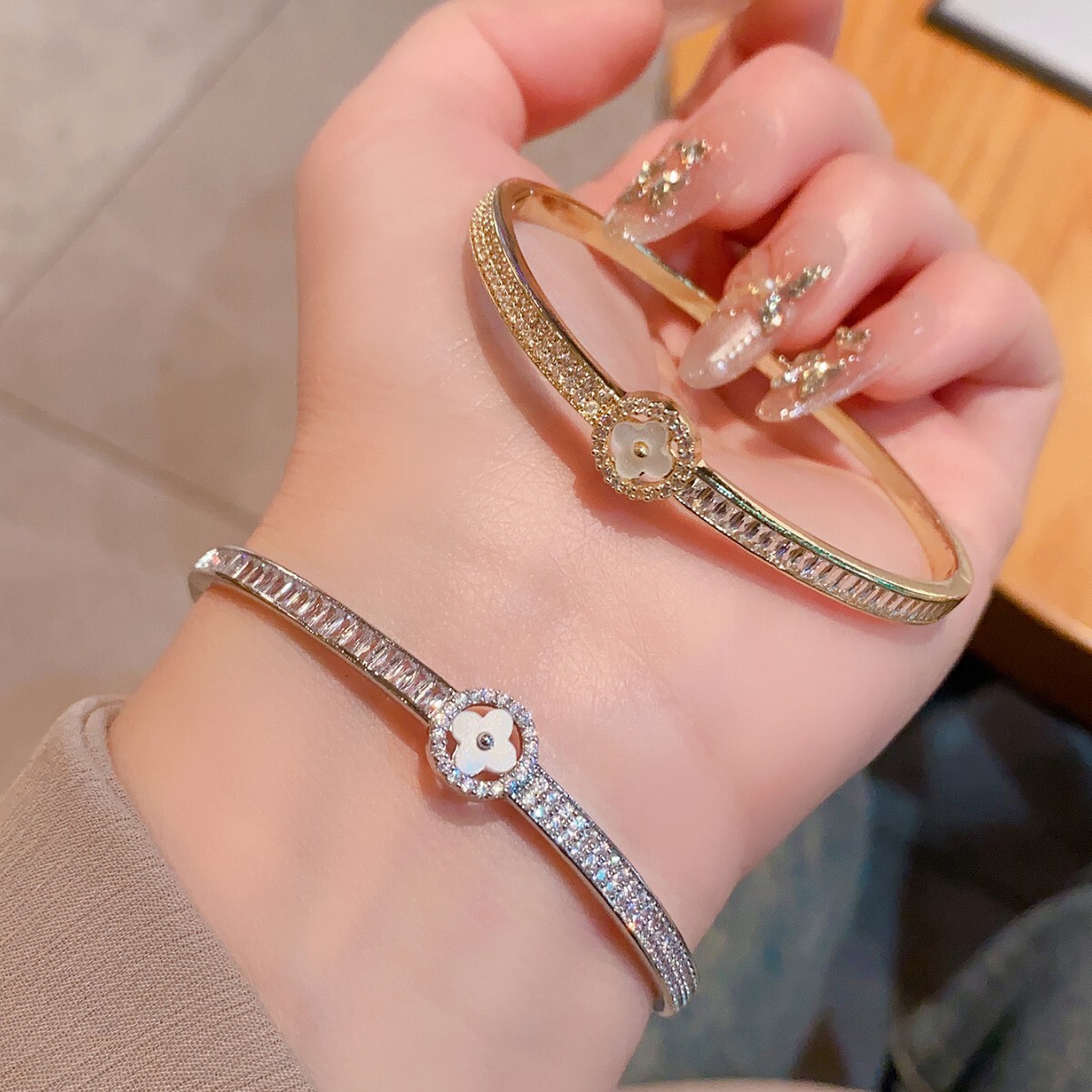Bracelet Style Geometric New Princess Fashion Sun Hand Jewelry Bracelet Elegant Women's Small Round Plate Bracelet
