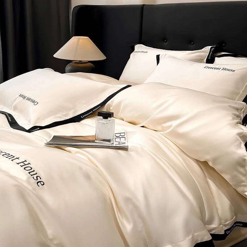 Light Silk Embroidery Bed Set Summer Naked Sleeping Skin Friendly Duvet Cover Kit New Washed Ice Rayon Comforter Sets H260312