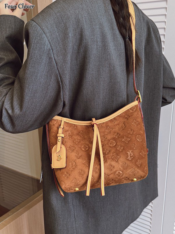 High-end women's single shoulder bag, new embossed tote letter bag, large-capacity crossbody commuter bag, luxury handbag, casual retro hand-held