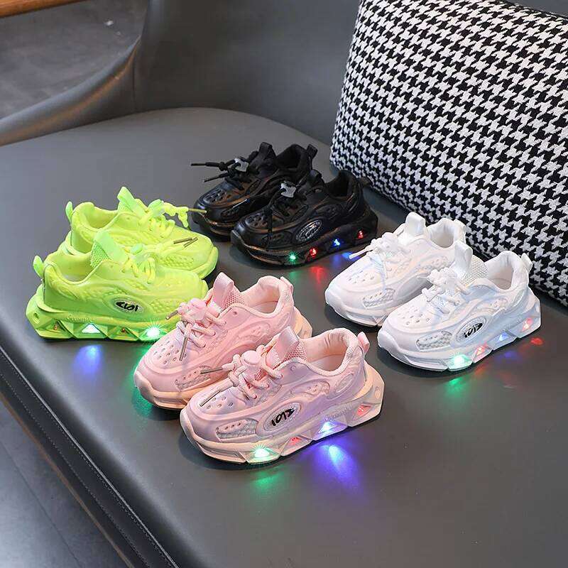 2023 Boys New Cartoon Sneakers Children Baby Spring Breathable Mesh LED Luminous Sports Kids Casual Autumn Light Up Shoes H260312