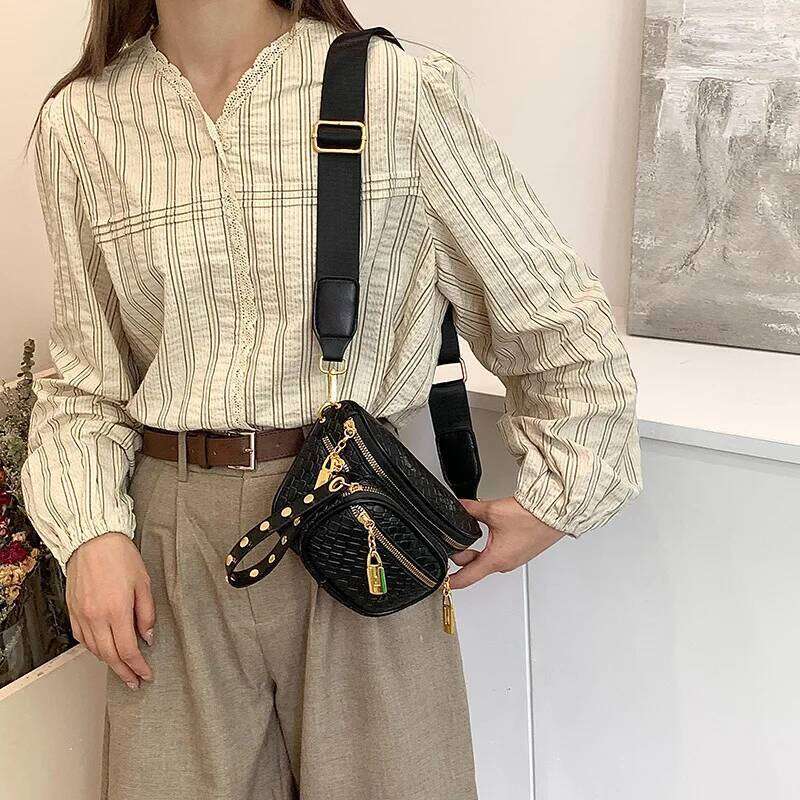 New Fashion Women S Chest Trend Brand Temperament Shoulder High Quality Casual Crossbody Bag Luxury Handbag XIU LAI SI