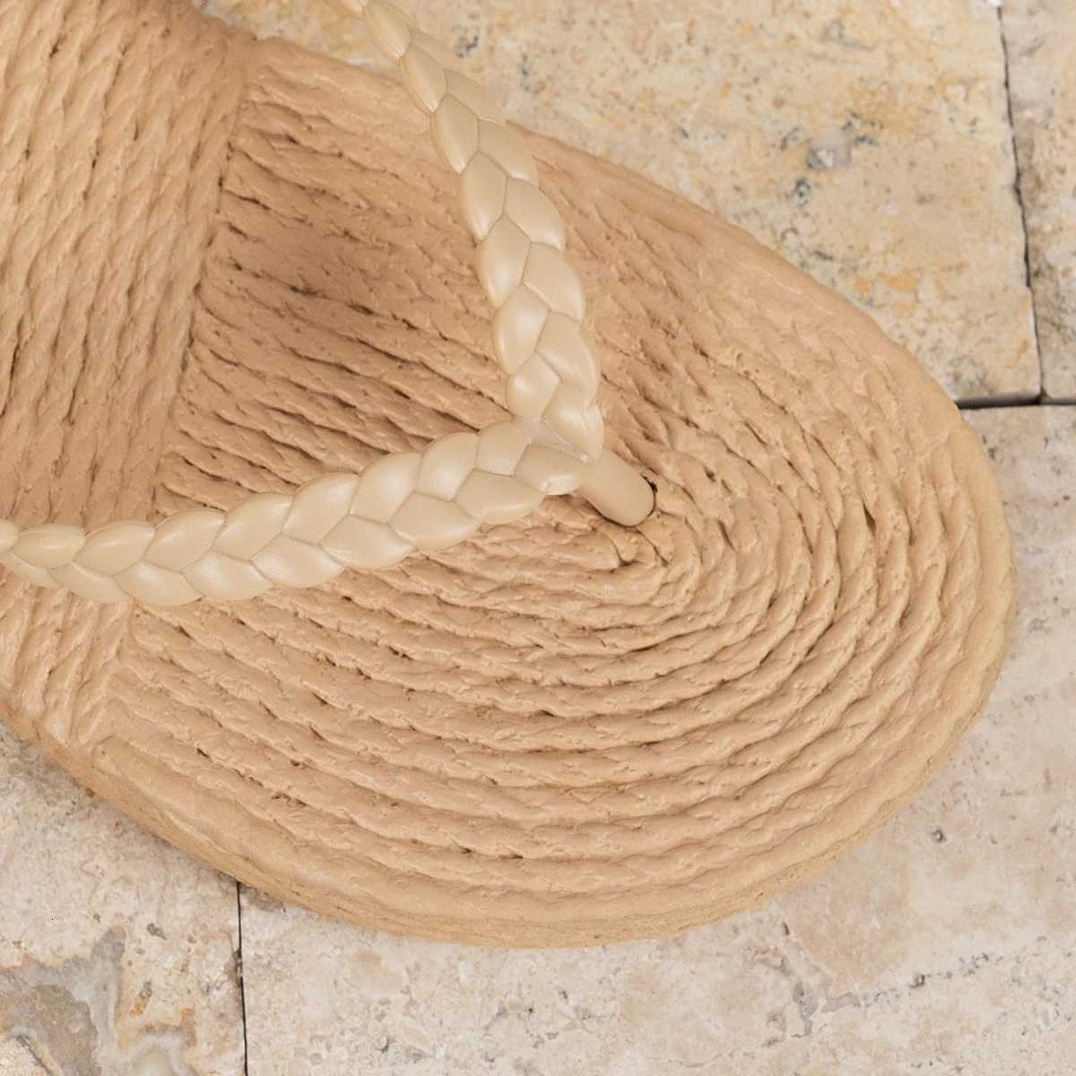 Womens Summer Beach Vacation Round-Toe Comfortable Open-Toe Waterproof Non-Slip Flat Flip-Flops Casual Home-Style Flip-Flops K260312