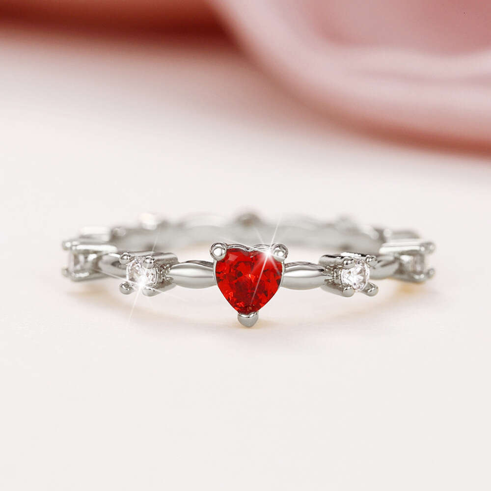 New Rings Designer Ring for Women Fairy Style Elegant Red Zircon Heart Romantic Heart Shaped Index Finger Ring