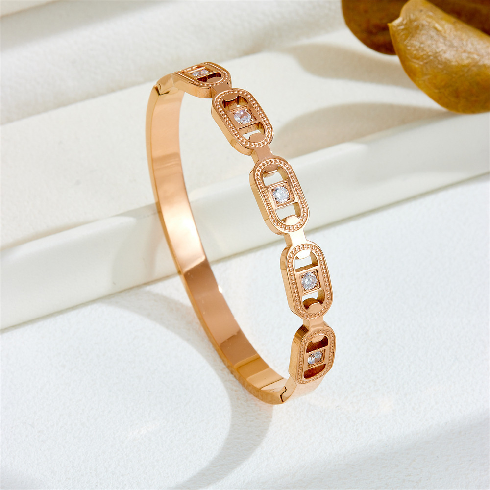 High-quality Fashion Bracelet Bangle Women Titanium Stainless Steel Plated Gold Silver Bracelets Eternal Couples Bracelet Designer Bracelet Bangle Jew