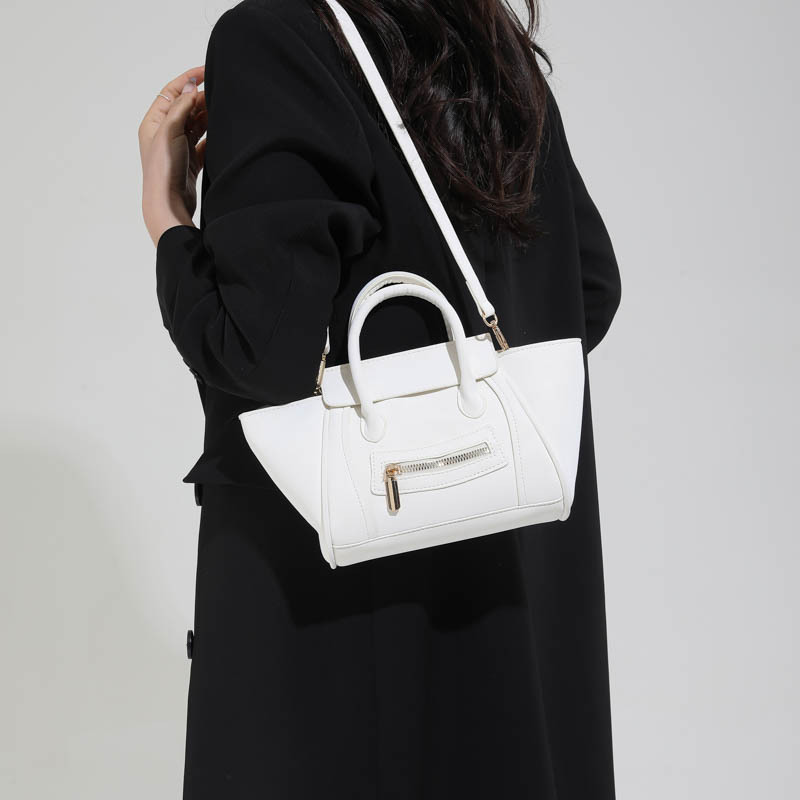 Unique smiley face bag spring new multifunctional high-end shoulder bag wing bag large capacity commuting handbag designer bag