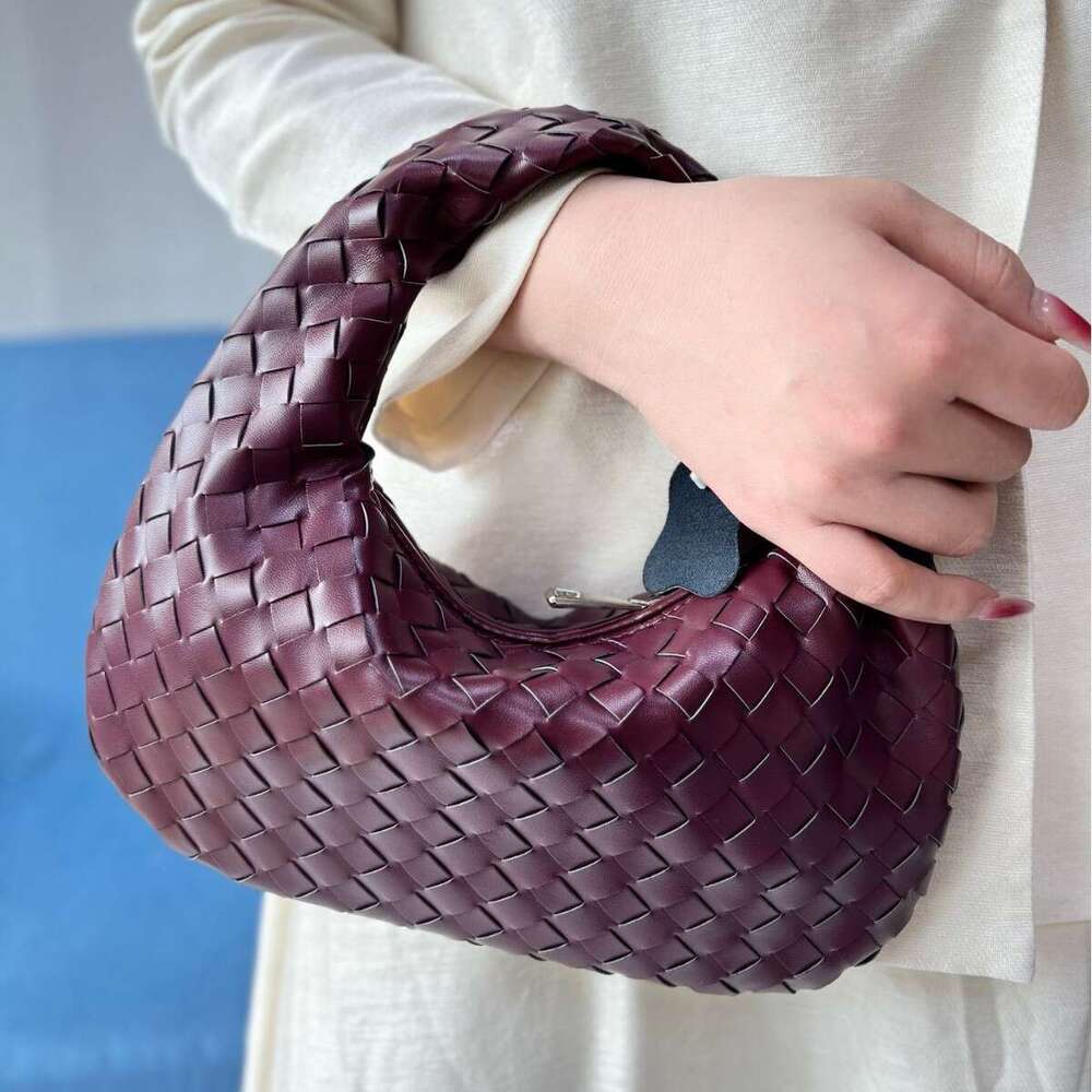 Cross-Border Hot-Selling Handmade Woven Amazon Horn Handheld Tote Dumpling Bag In Stock Wholesale