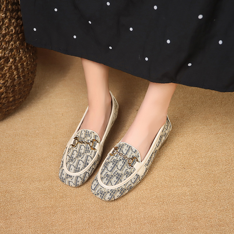 Soft leather women's daily versatile and comfortable high-heeled thick soled shoes, women's work pants, small leather shoes, metal buckle de