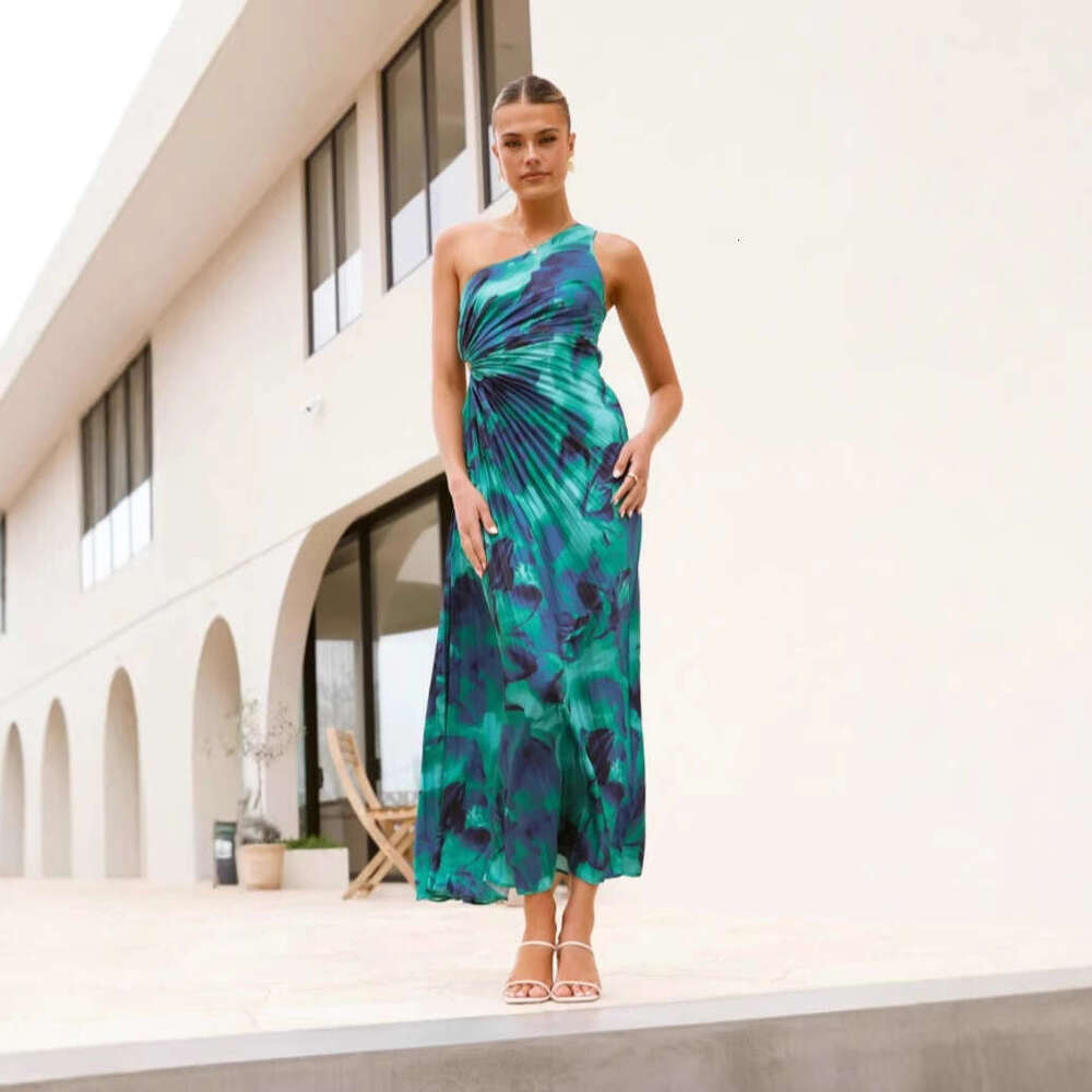 In stock, 2025 European and American style cross-border new sexy one-shoulder sleeveless printed pleated dress