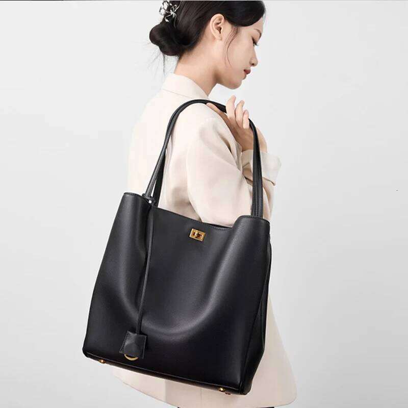 Women's Shoulder Luxury Genuine Leather Large-Capacity Wings Handbag, Casual Party Travel Y2k Purses Retro Tote Bag