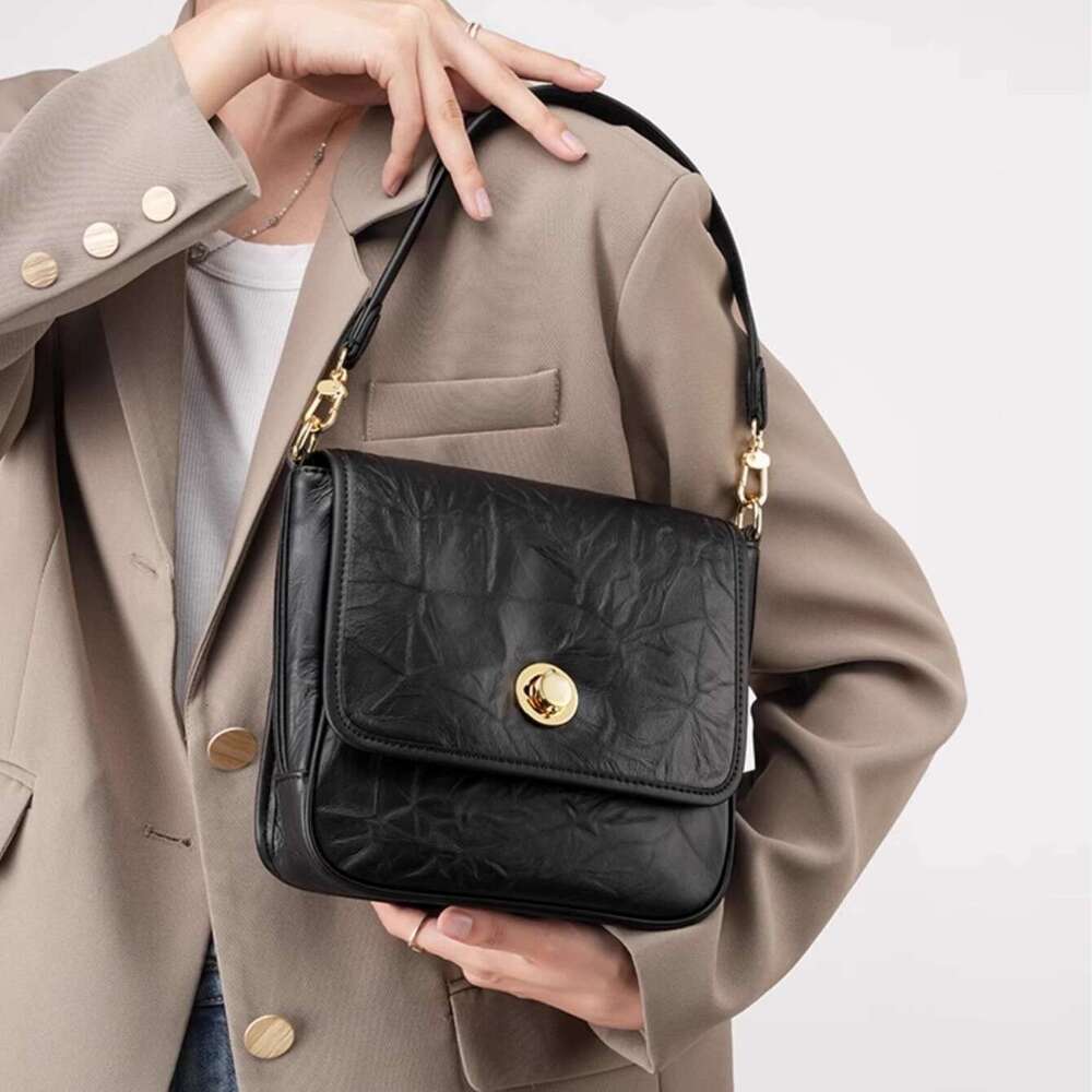 Luxury Shoulder Bags Totes Hobo New Single Underarm Top Layer Cowhide Hand Grasped Texture Women S Niche High End Wrinkled Retro Tote Bag SENYY