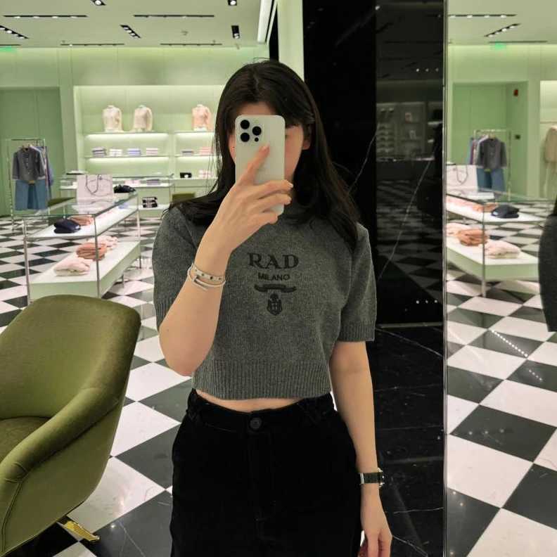 Autumn 2024 New Short-sleeved Short Knitted Sweater Womens Casual Embroidered Trendy Crewneck Pullover SweaterT260312