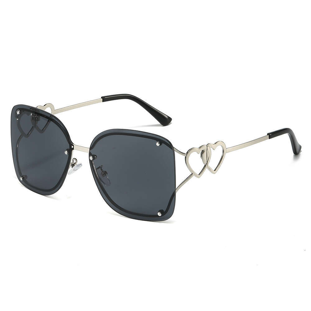 New Square Glasses, European And American Style With Unique Double-Heart Design, Large Frame Ins-Style Sunglasses For Women