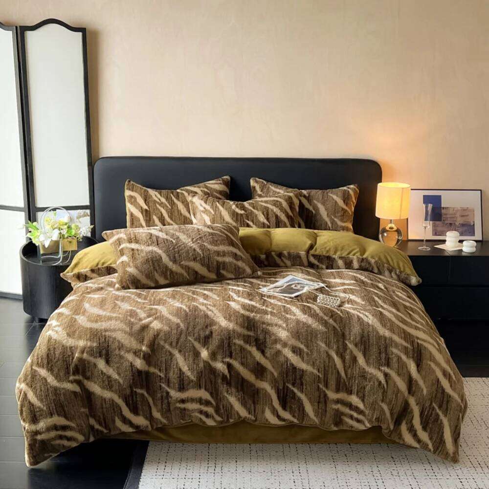 Leopard Print Rabbit Plush Quilt Cover Pillowcase Bed Sheet Four-Piece Class A Thicken Winter Warm Coral Fleece Bedding Set H260312