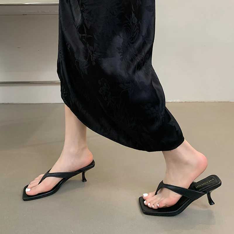 2025 Summer New Women Slipper Fashion Narrow Band Slip On Flip Flop Thin High Heel Outdoor Dress Slides Vacation Sandals K260312